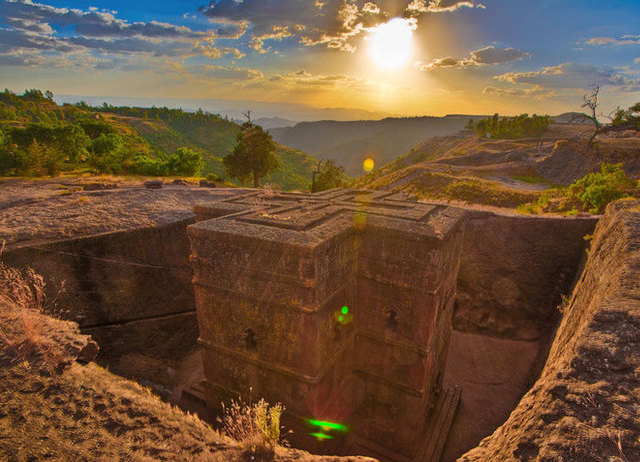 Lalibela Rock-Hewn Churches – Explore Ethiopia’s Ancient Underground Churches and Living Heritage